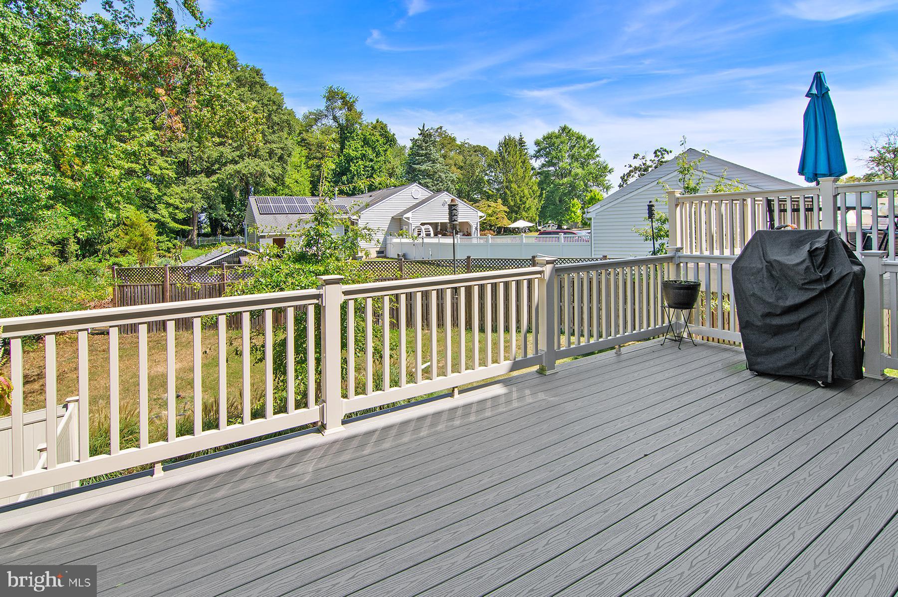 PONDVIEW - Residential