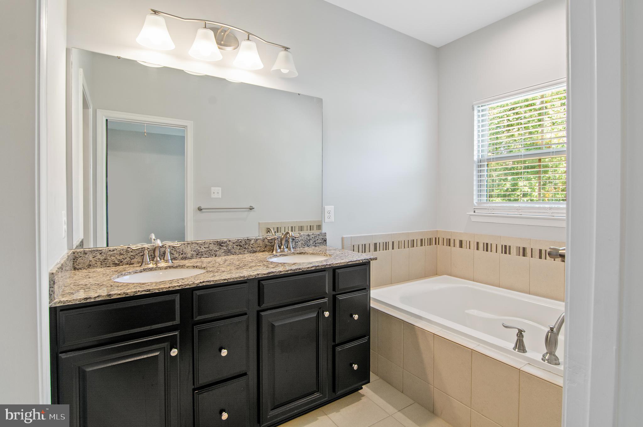 PONDVIEW - Residential