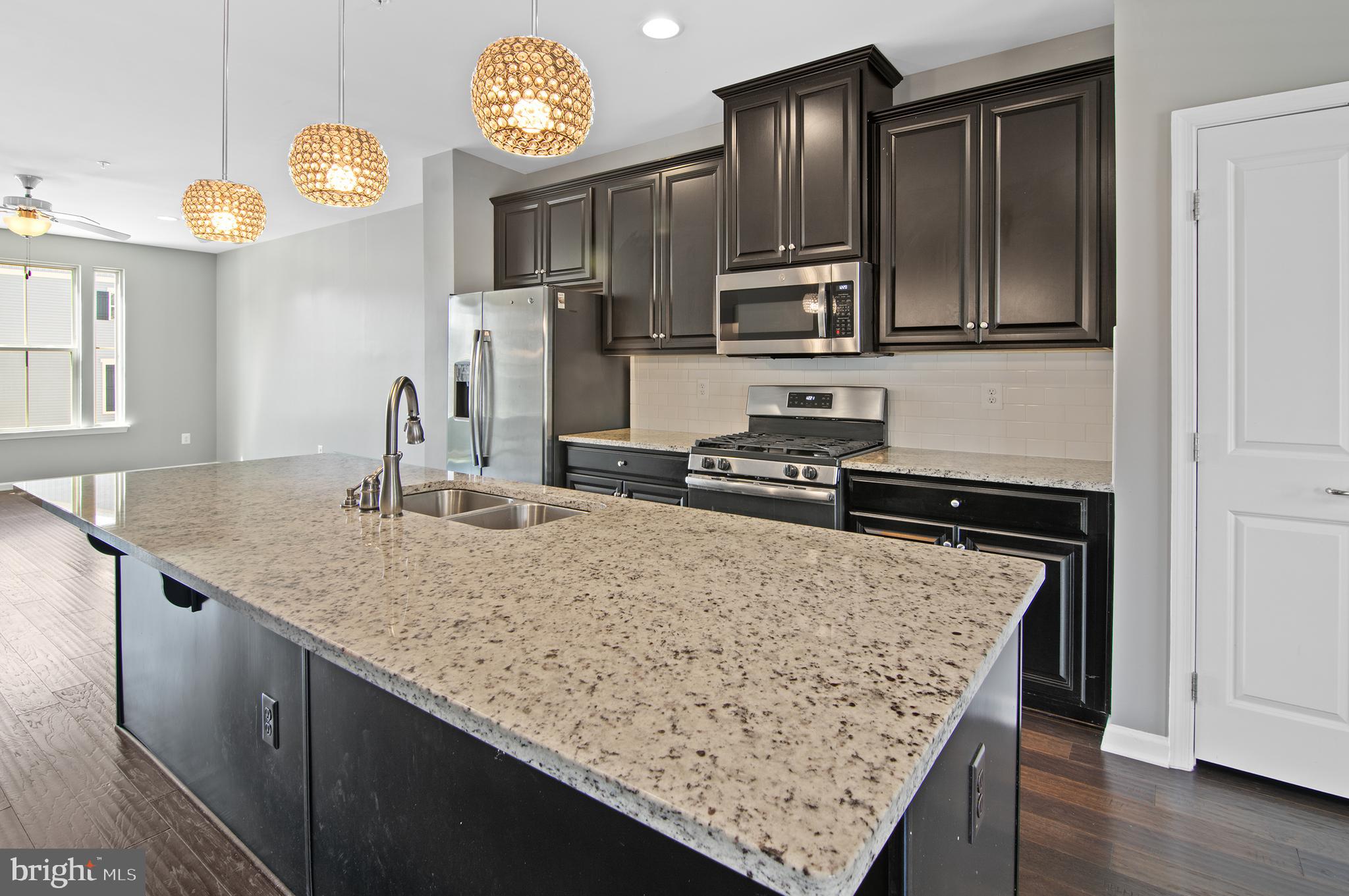 PONDVIEW - Residential