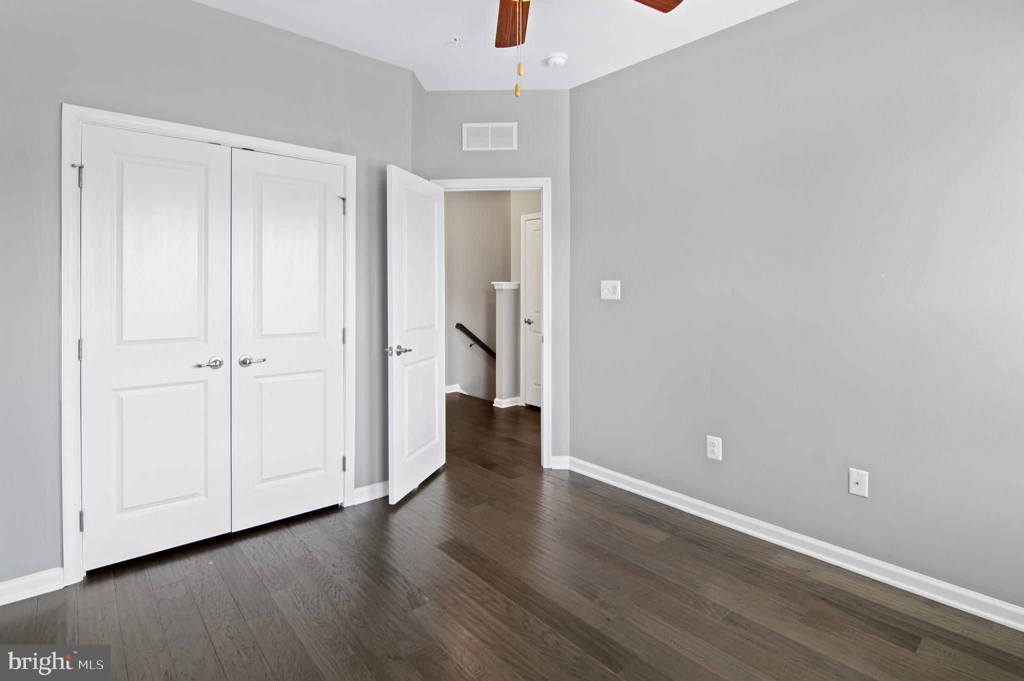 PONDVIEW - Residential