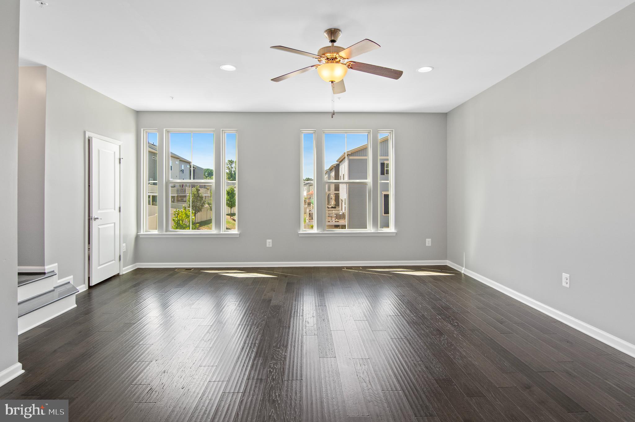 PONDVIEW - Residential