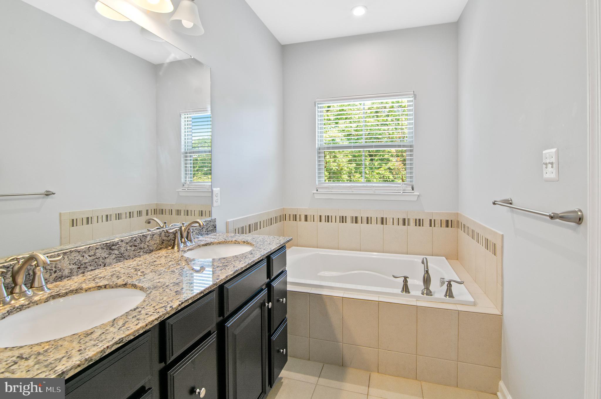 PONDVIEW - Residential