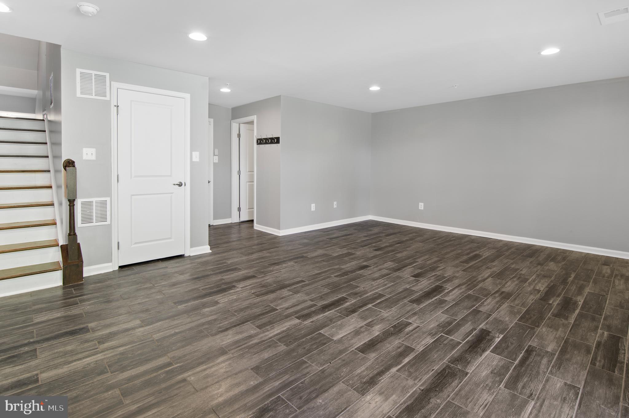 PONDVIEW - Residential