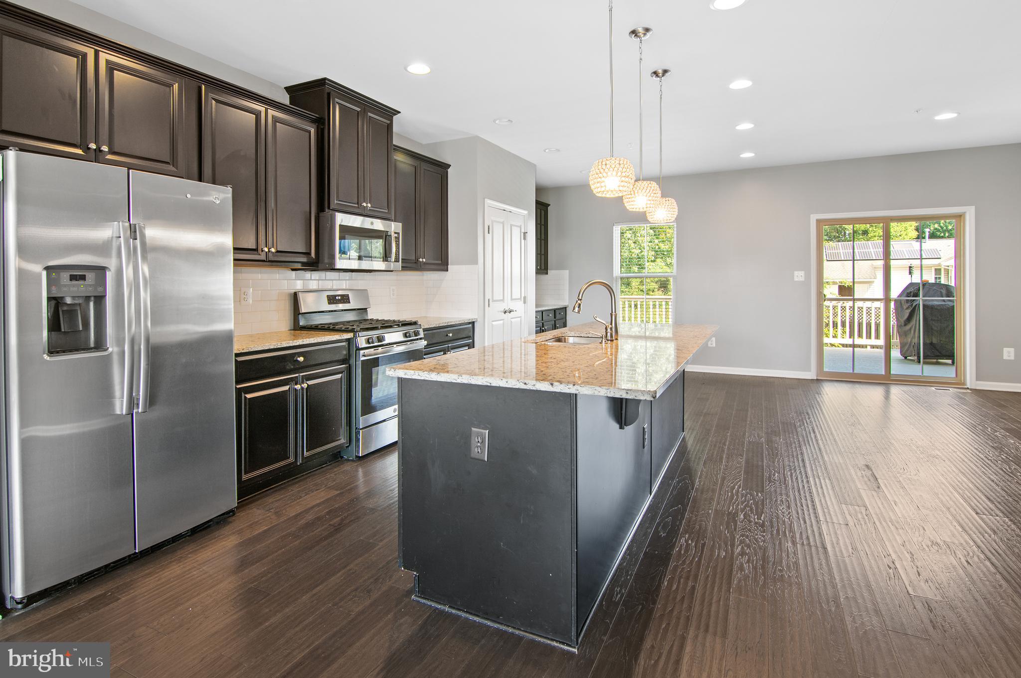 PONDVIEW - Residential