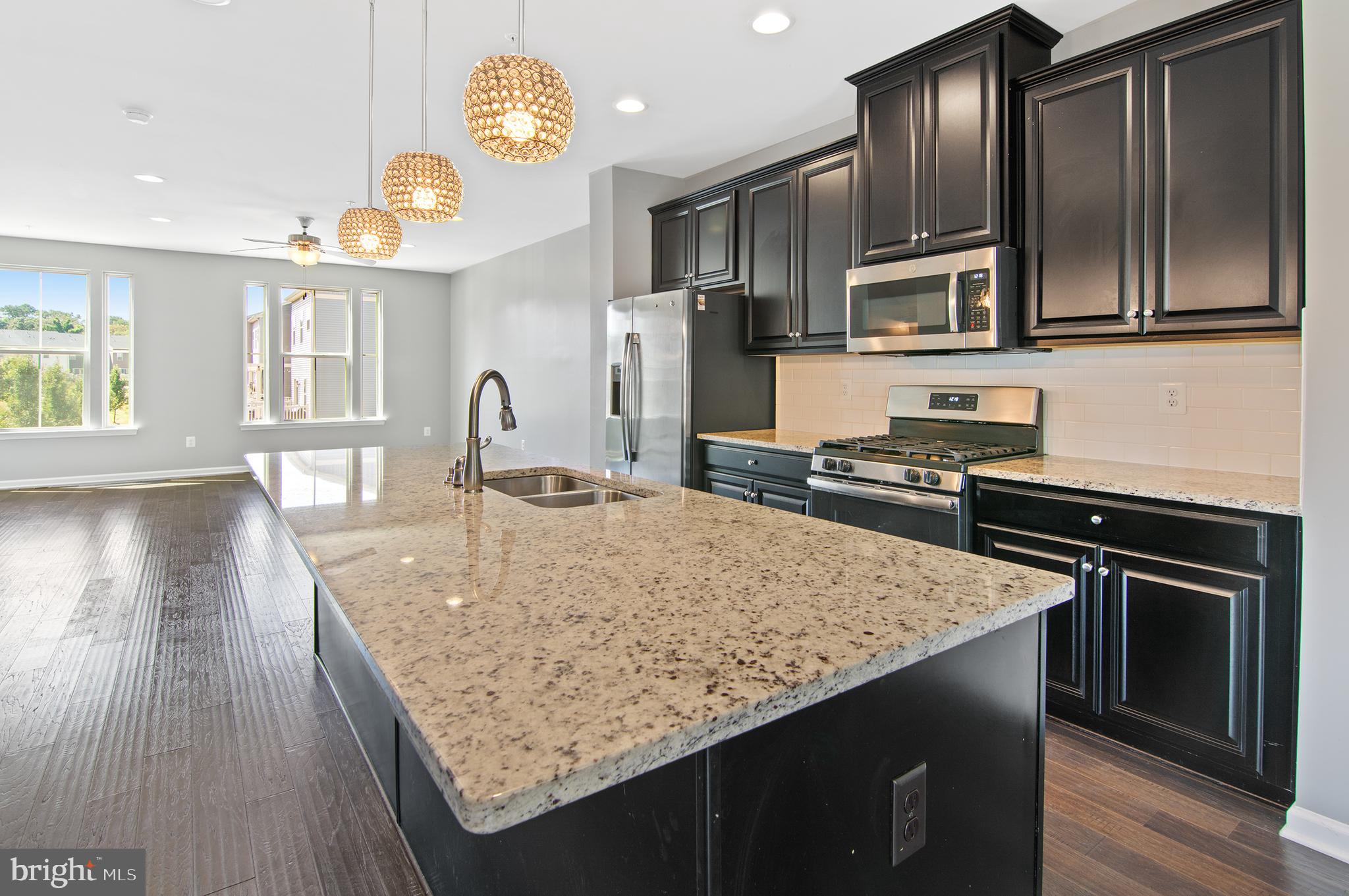 PONDVIEW - Residential