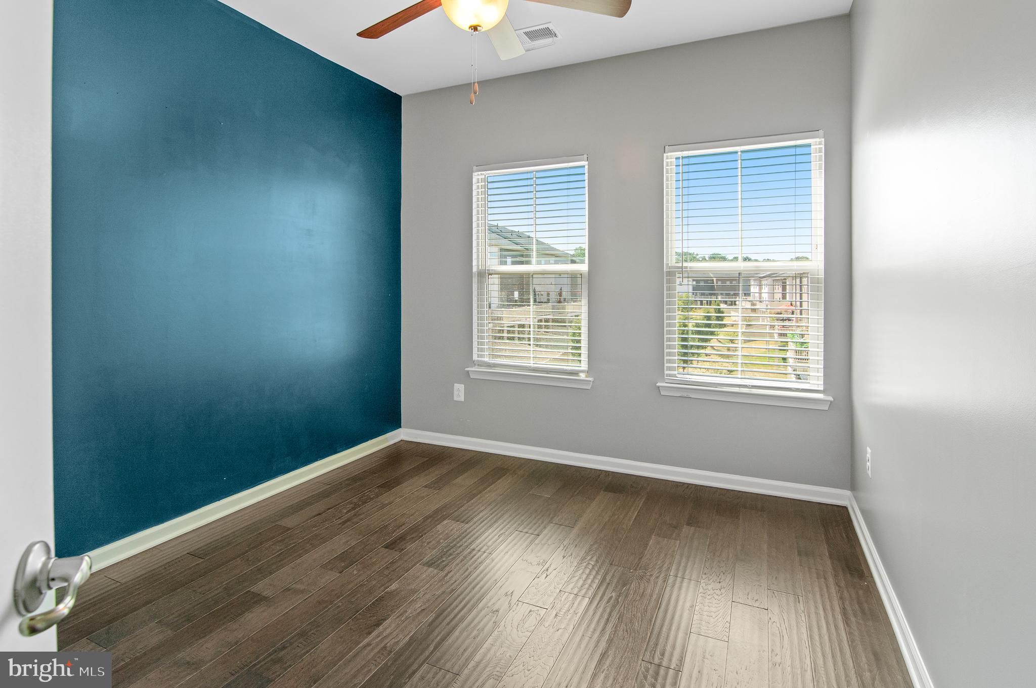 PONDVIEW - Residential