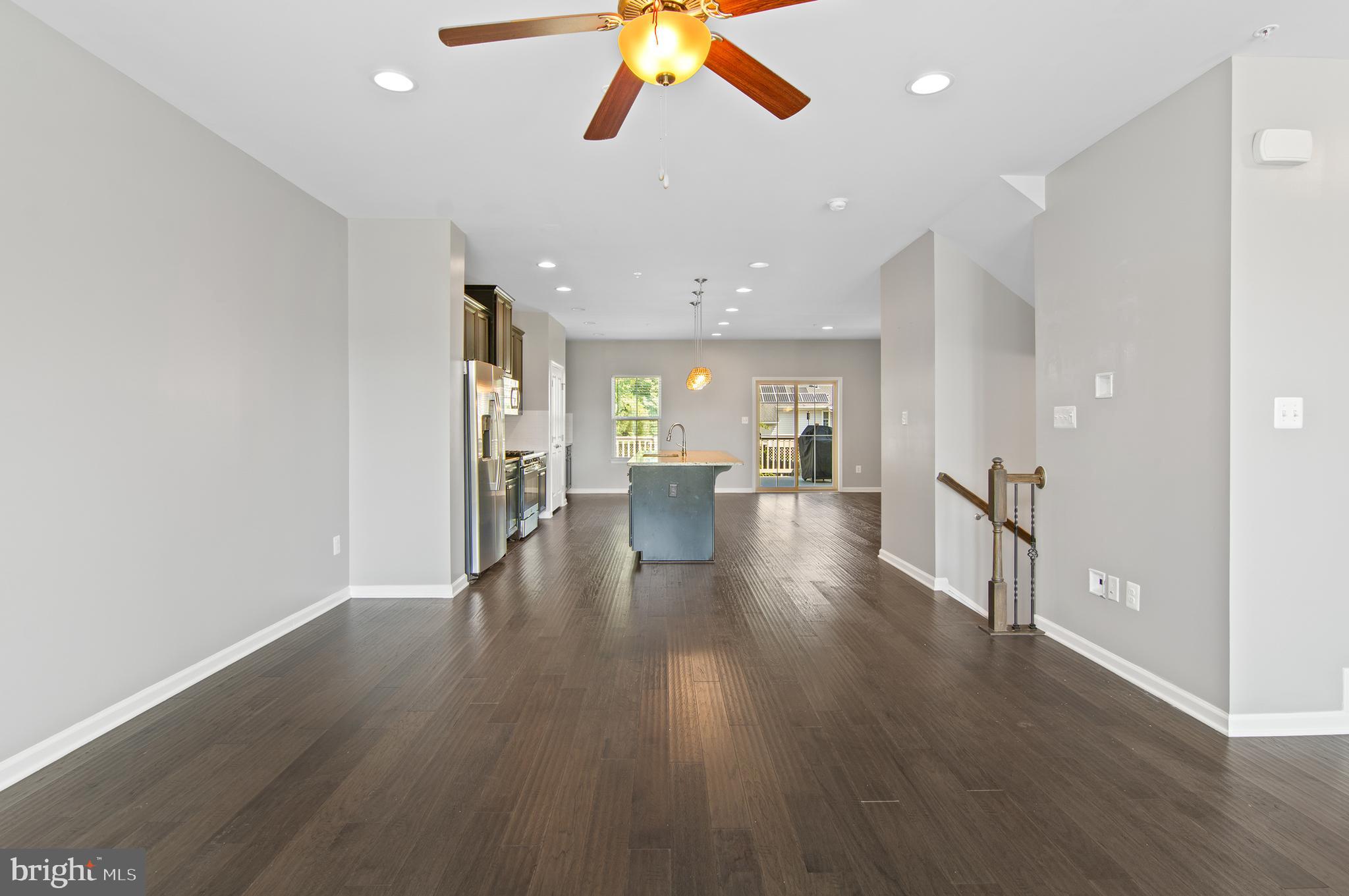 PONDVIEW - Residential