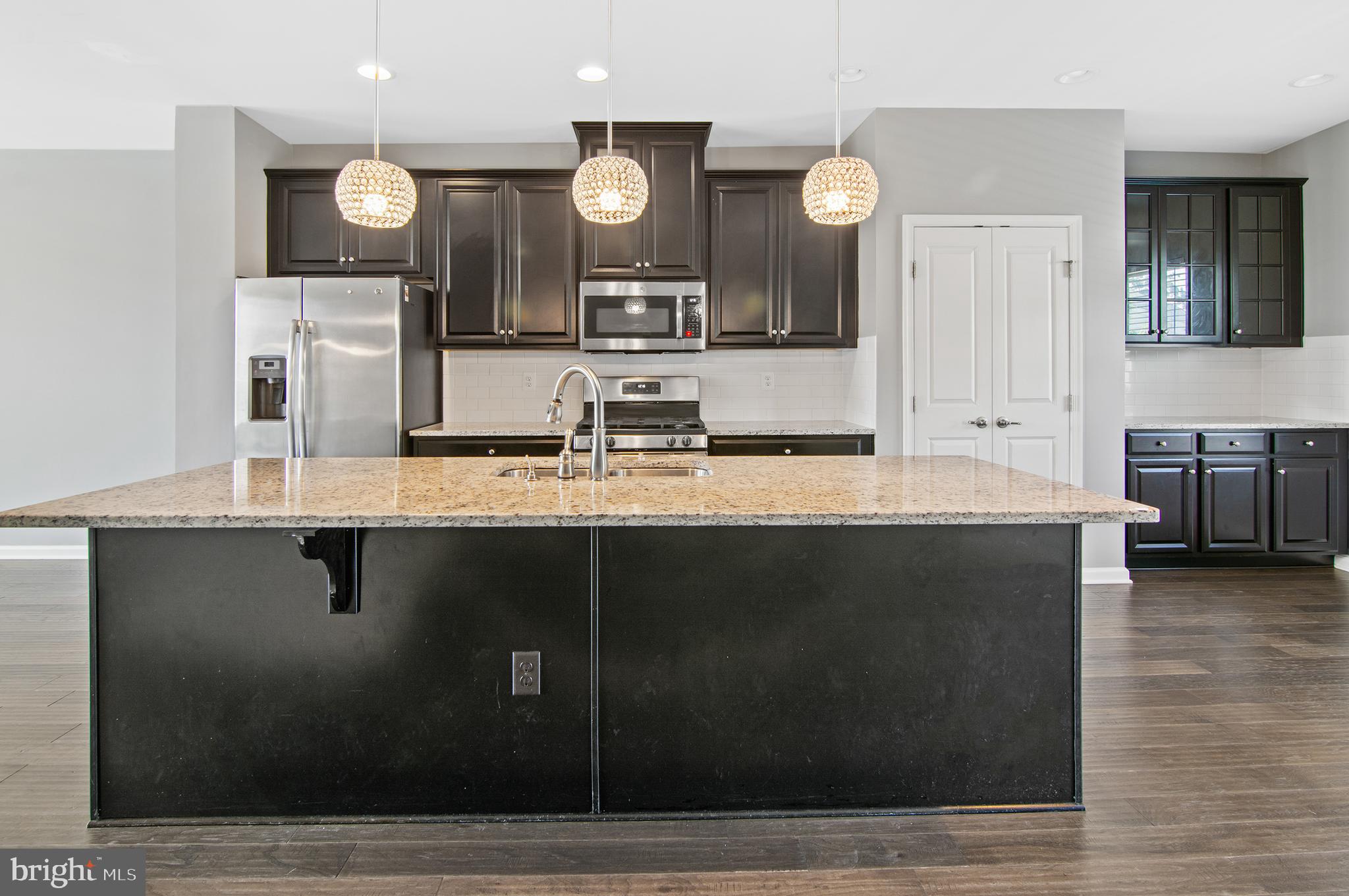 PONDVIEW - Residential