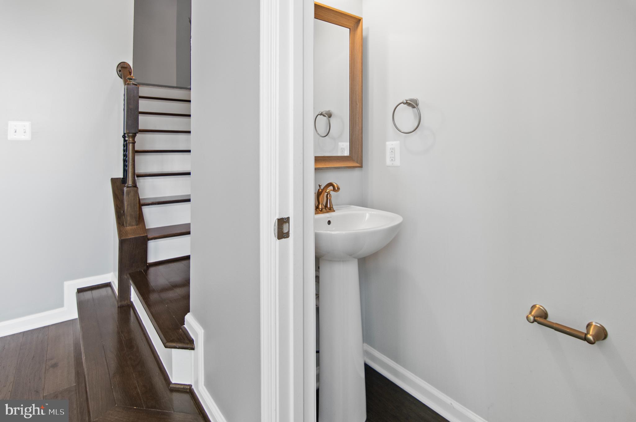 PONDVIEW - Residential