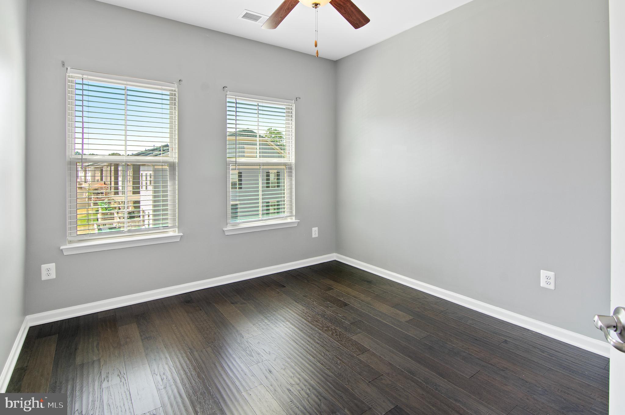 PONDVIEW - Residential