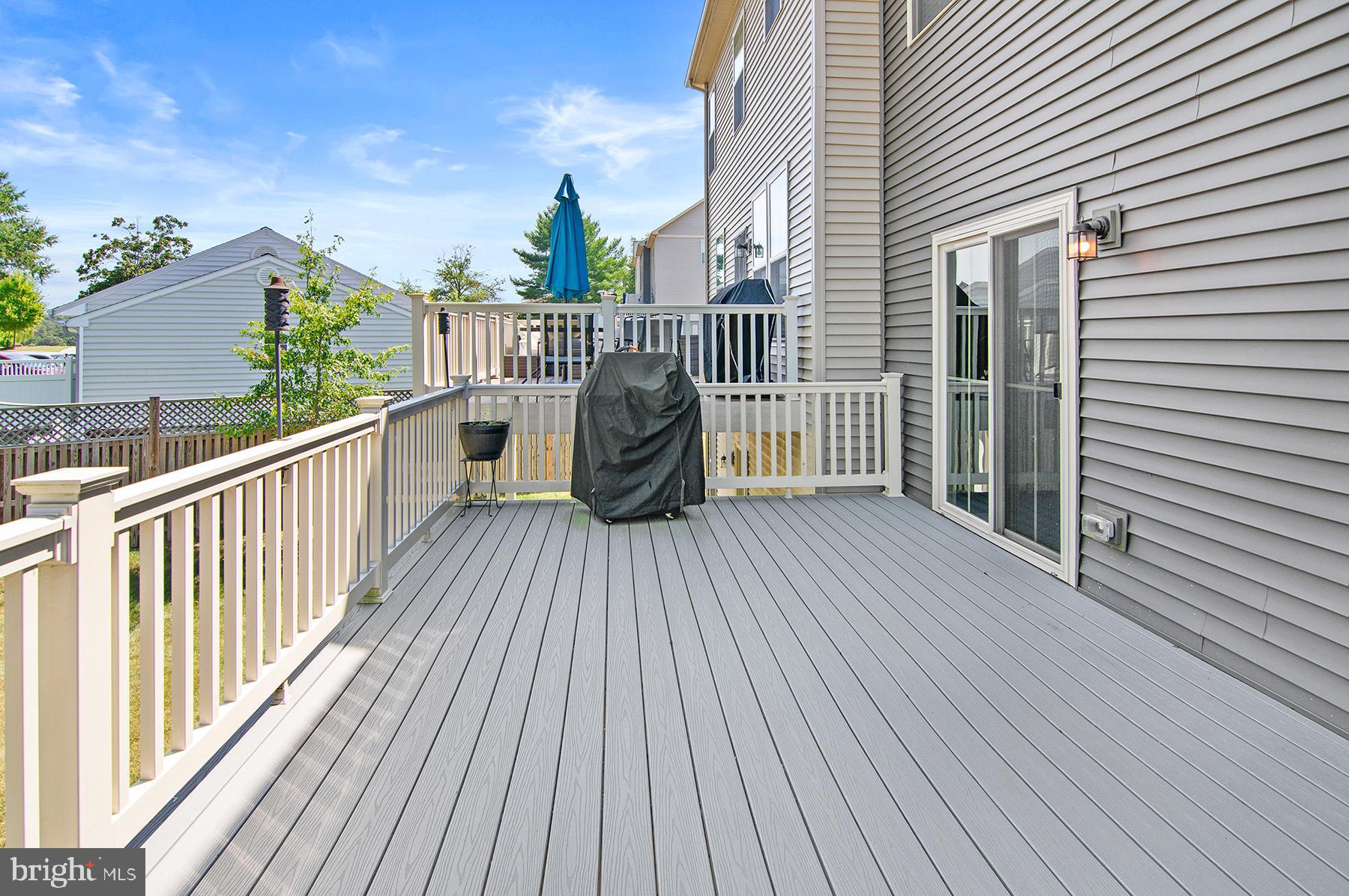 PONDVIEW - Residential