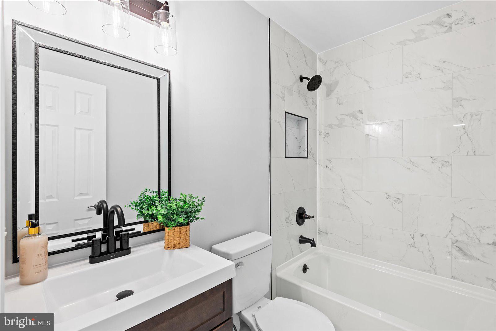 LAKE ARROWHEAD - Residential