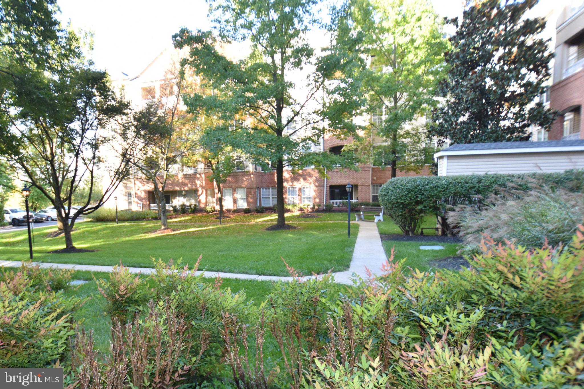 400 SYMPHONY CIRCLE 60C