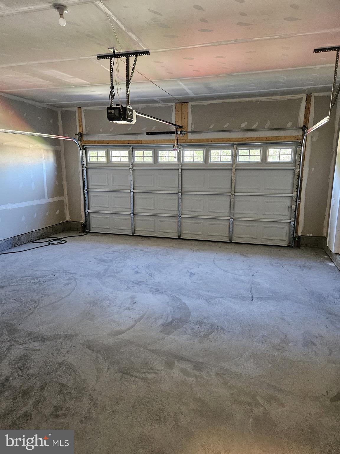 ABRAMS POINTE - Residential Lease