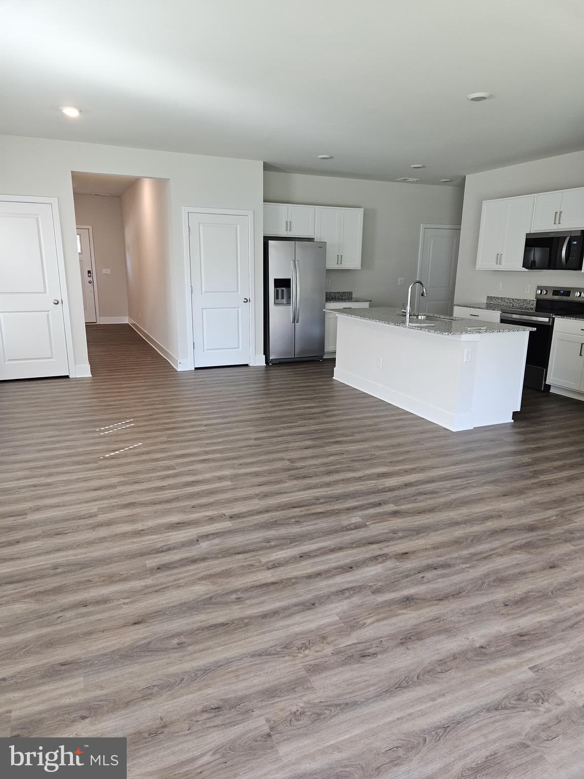 ABRAMS POINTE - Residential Lease