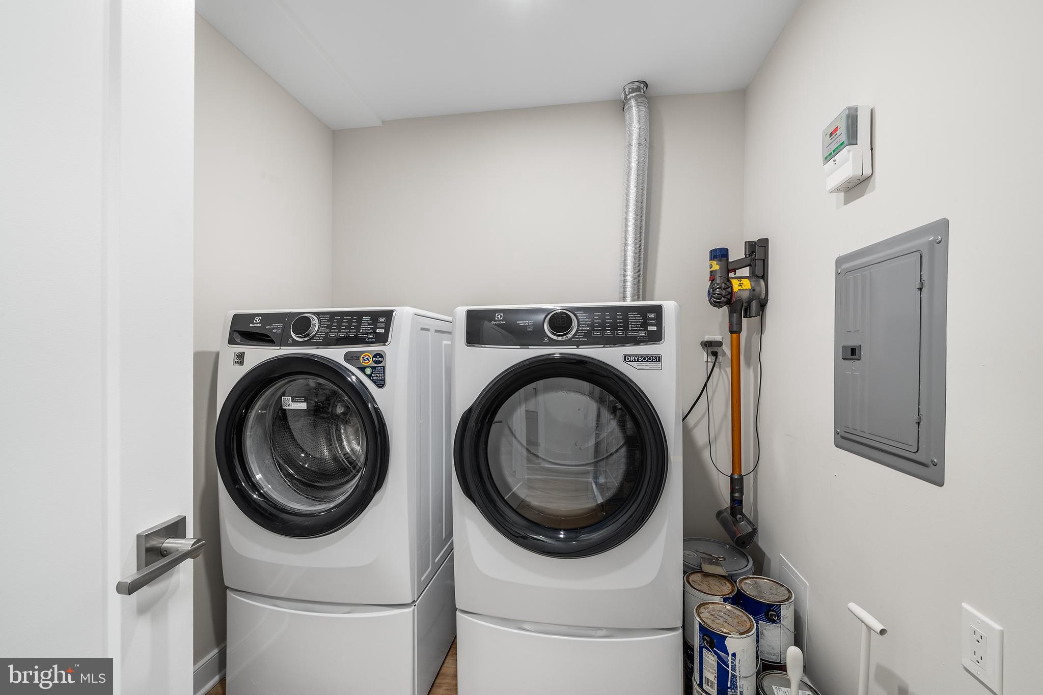 SUTTON TERRACE - Residential