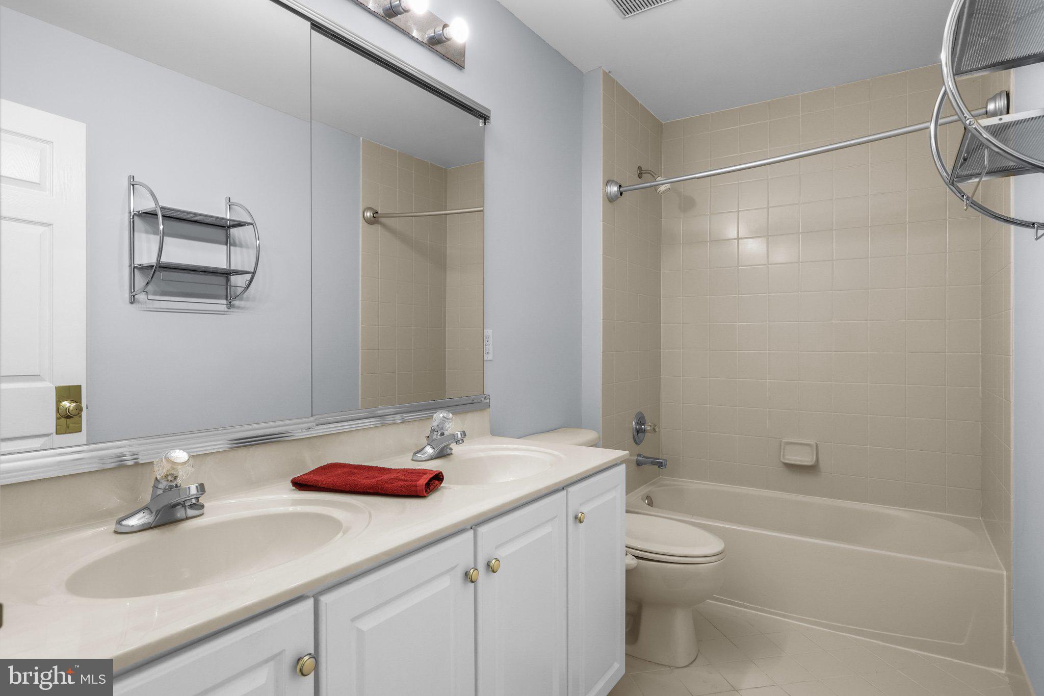 NORTHAMPTON HUNT - Residential