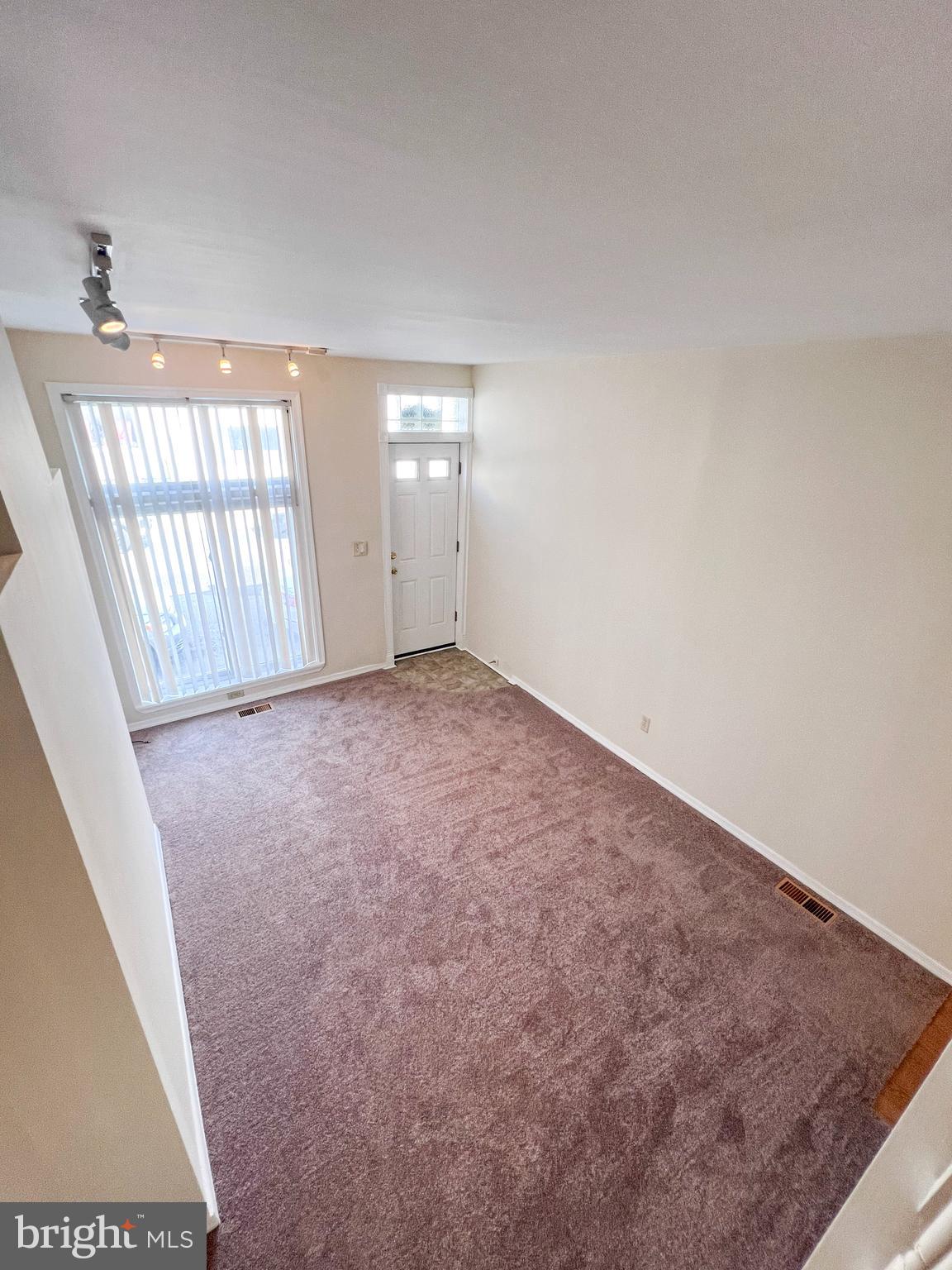 HIGHLANDTOWN - Residential