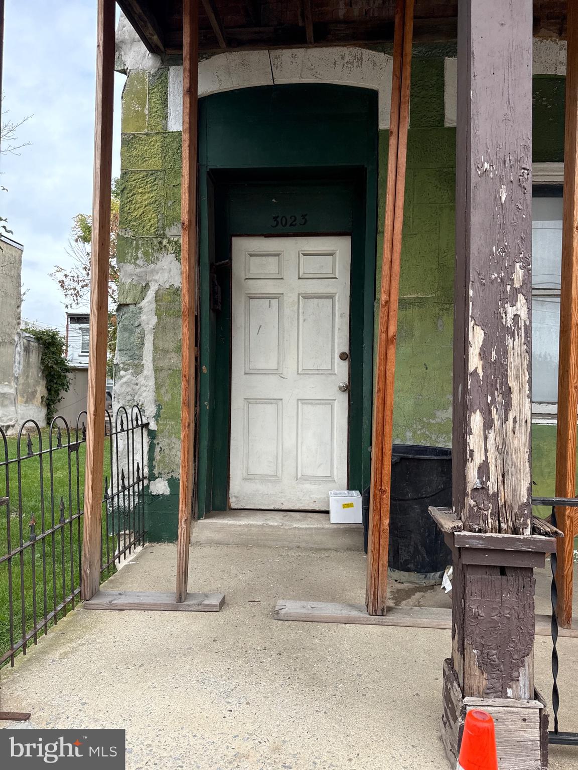 3023 W DAUPHIN STREET