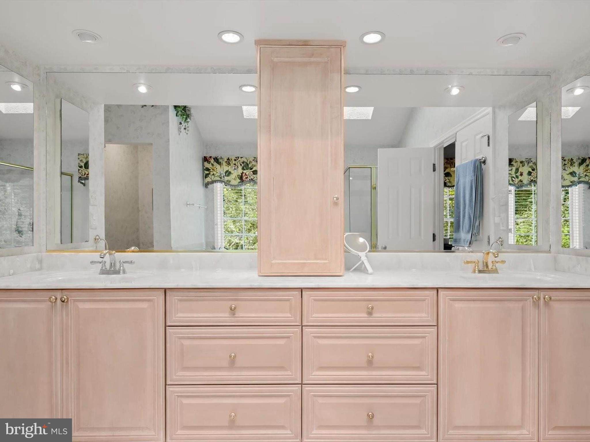 FOXHALL FARM - Residential