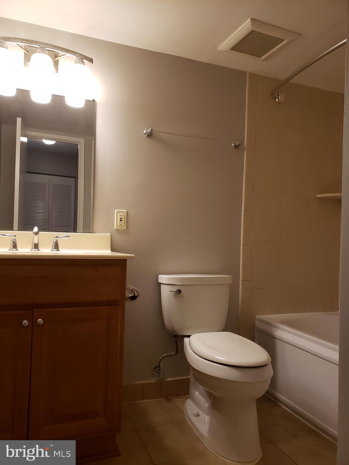 HERITAGE COURT - Residential Lease