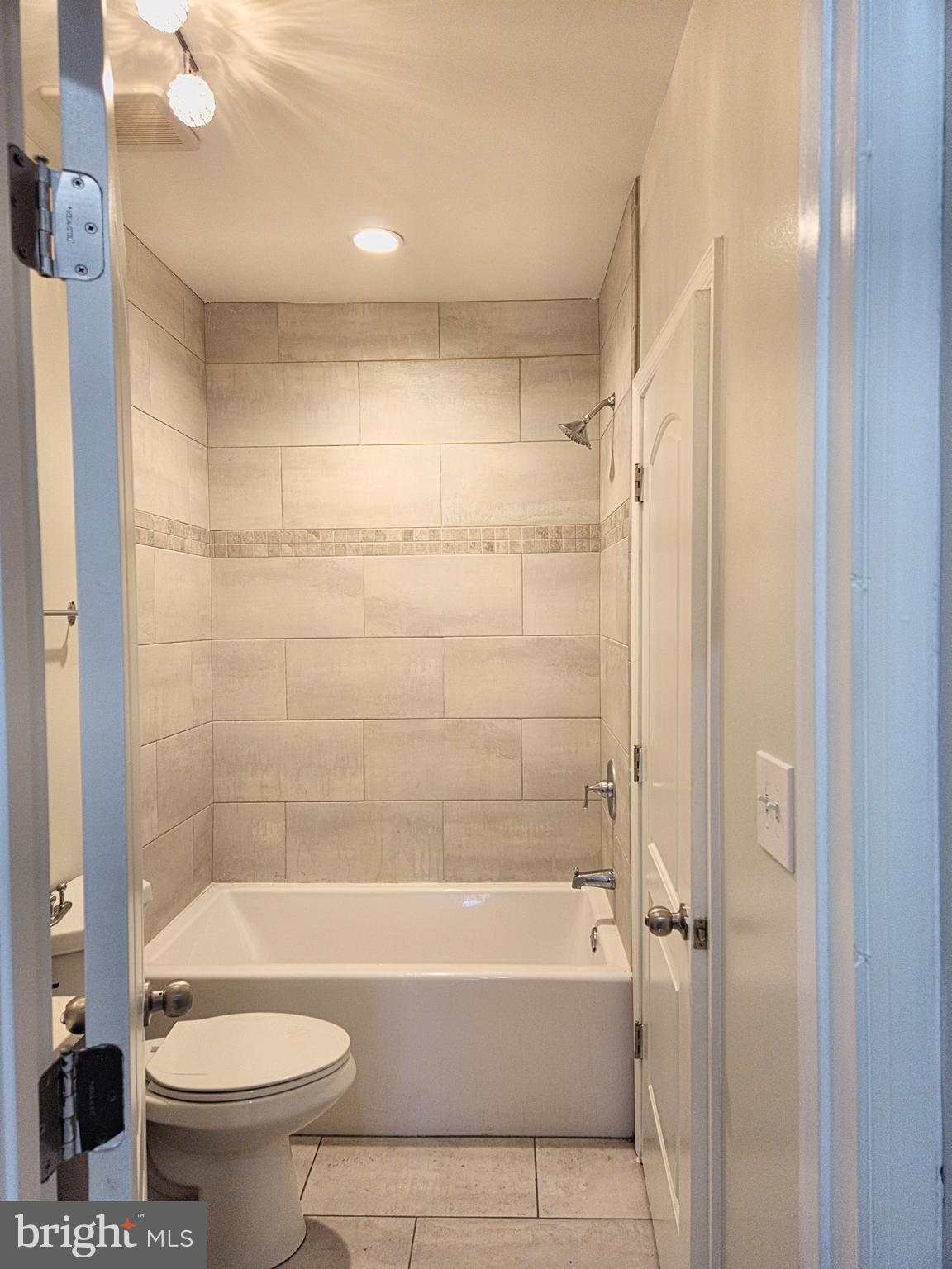 WAVERLY - Residential Lease