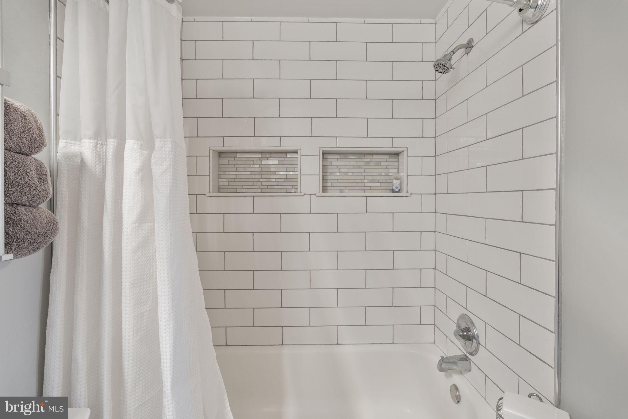 WESTLAKE VILLAGE - Residential