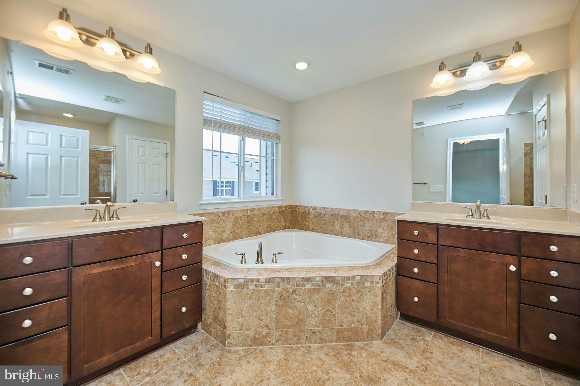 EAST GATE 3 CONDOMINIUM - Residential