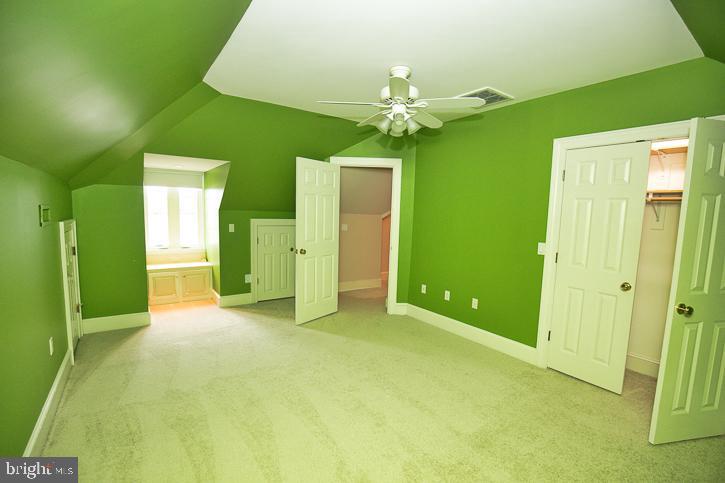 RIVERSIDE PINES - Residential