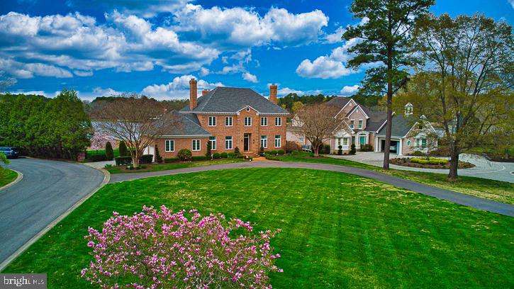 712 RIVERSIDE PINES COURT