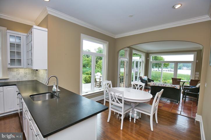 RIVERSIDE PINES - Residential