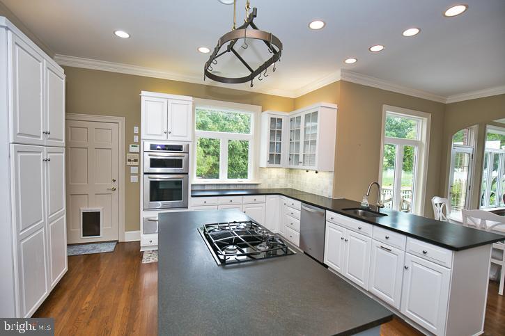 RIVERSIDE PINES - Residential