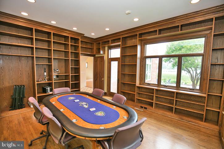 RIVERSIDE PINES - Residential