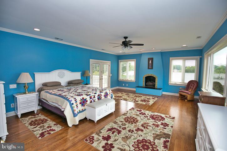 RIVERSIDE PINES - Residential