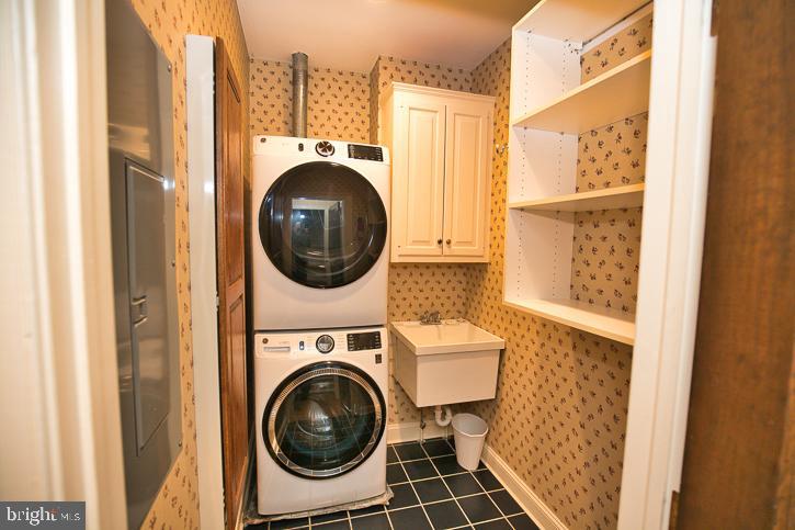 RIVERSIDE PINES - Residential