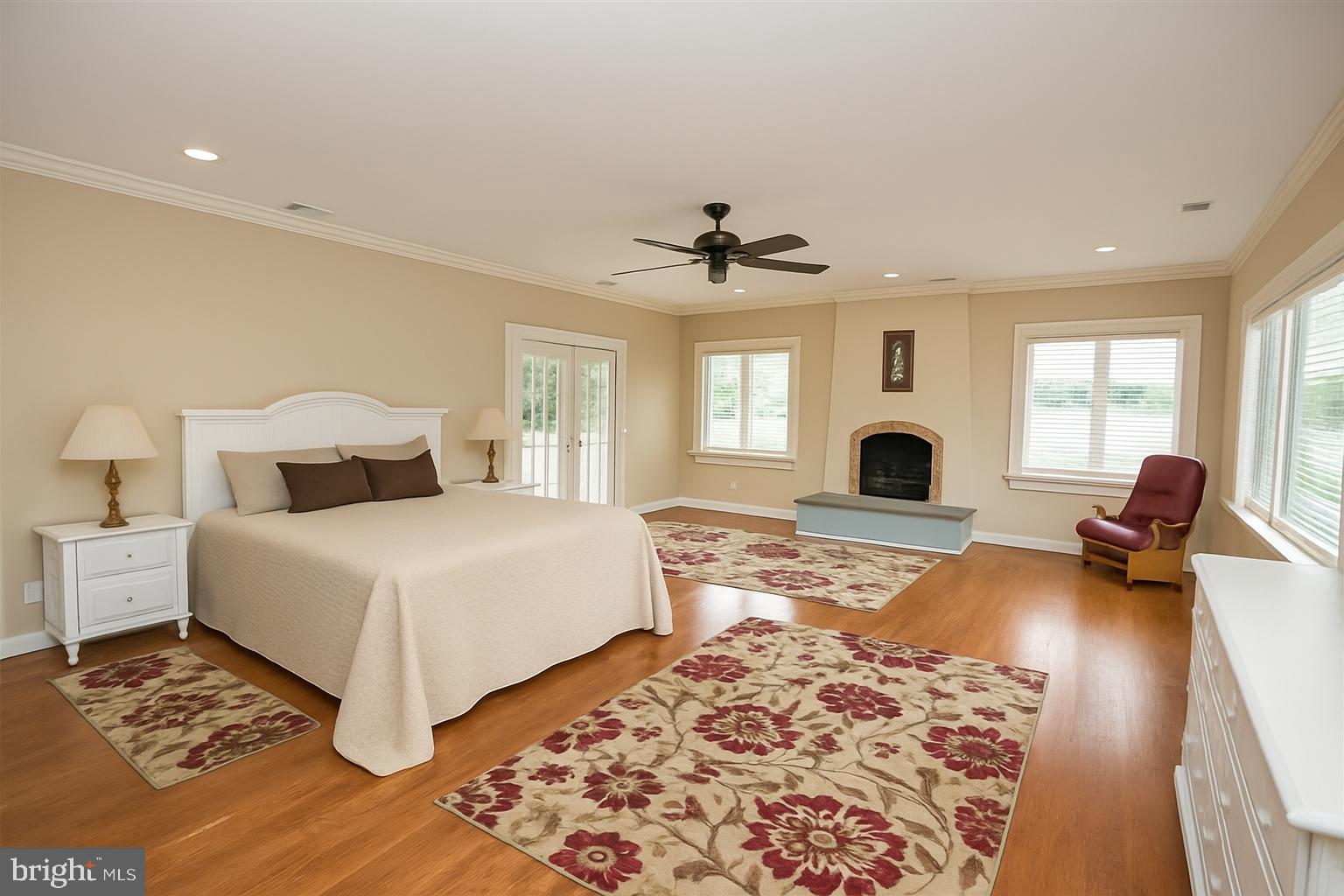 RIVERSIDE PINES - Residential