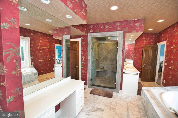 RIVERSIDE PINES - Residential