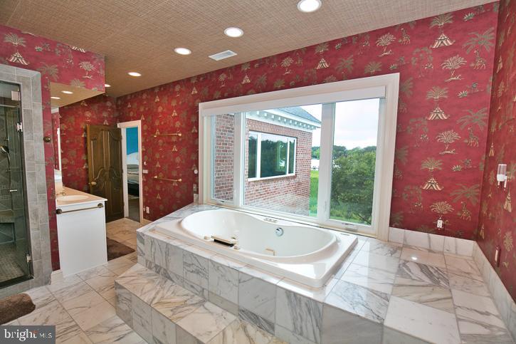 RIVERSIDE PINES - Residential