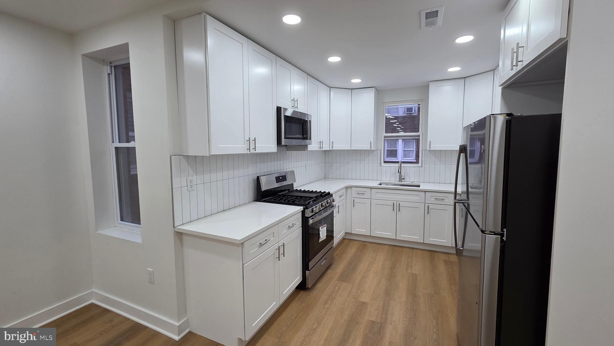 LAWNCREST - Residential