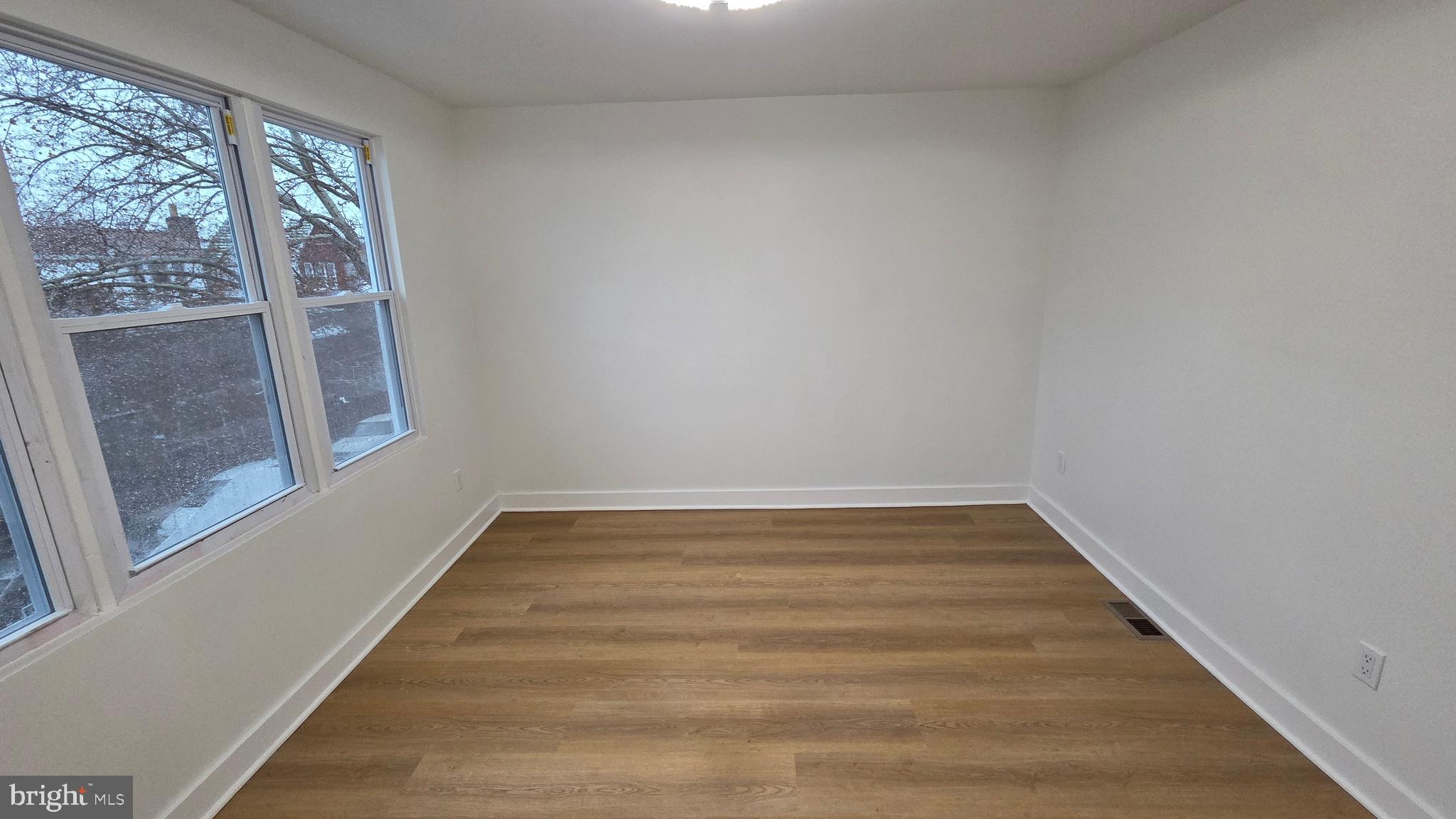 LAWNCREST - Residential