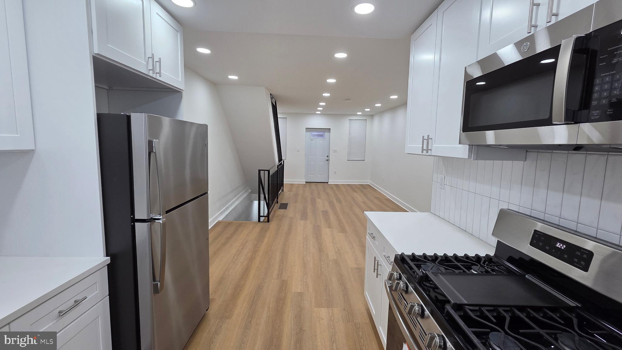 LAWNCREST - Residential