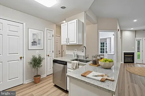 2001 Warners Terrace N Unit 104, Annapolis, MD MLS: MDAA2141440