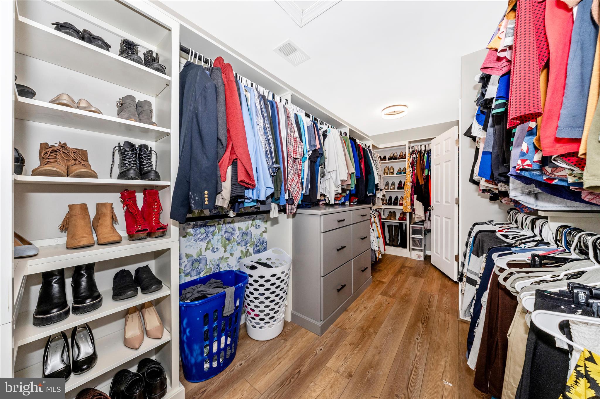 MEADOW BROOK - Residential