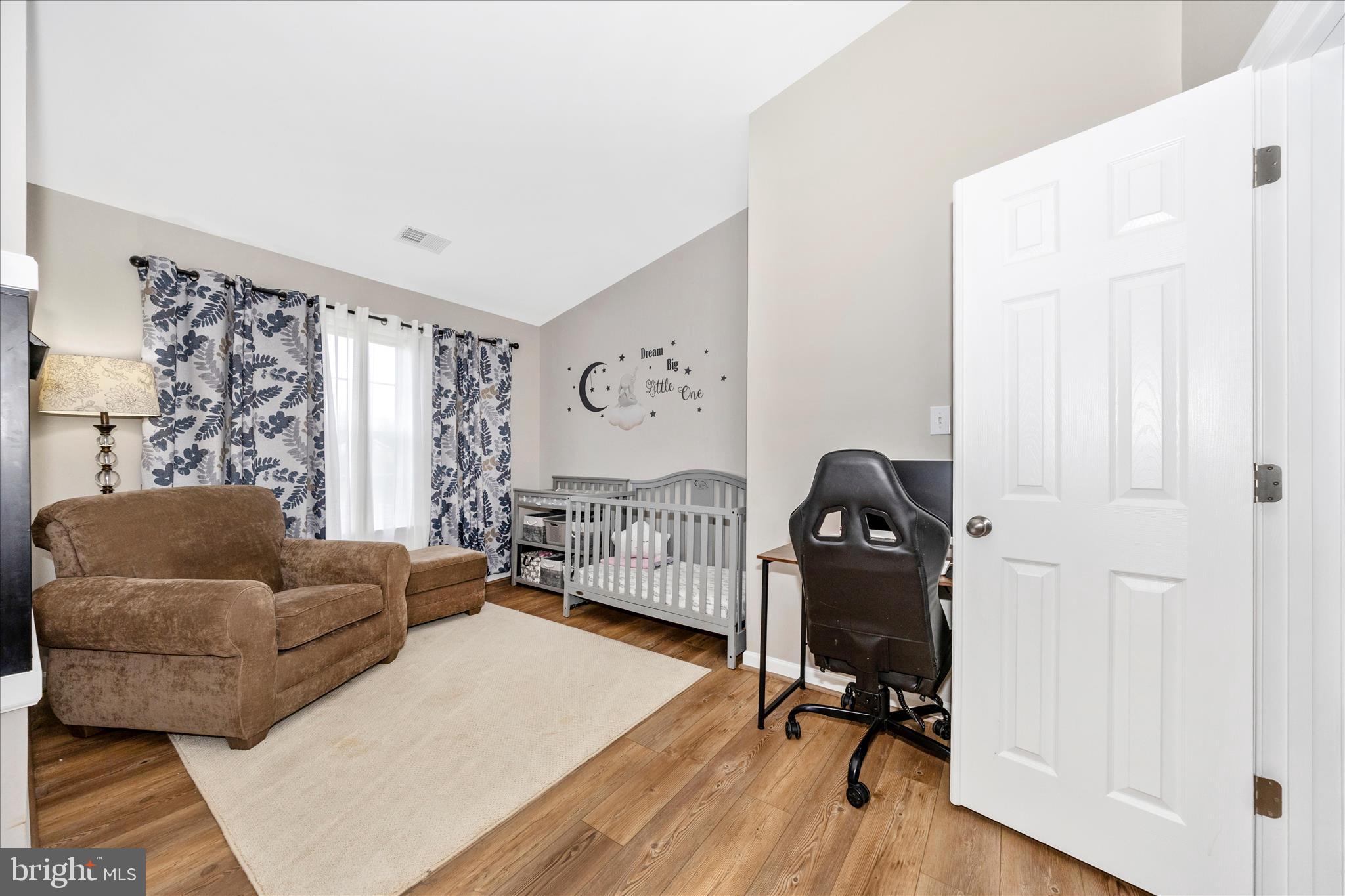 MEADOW BROOK - Residential