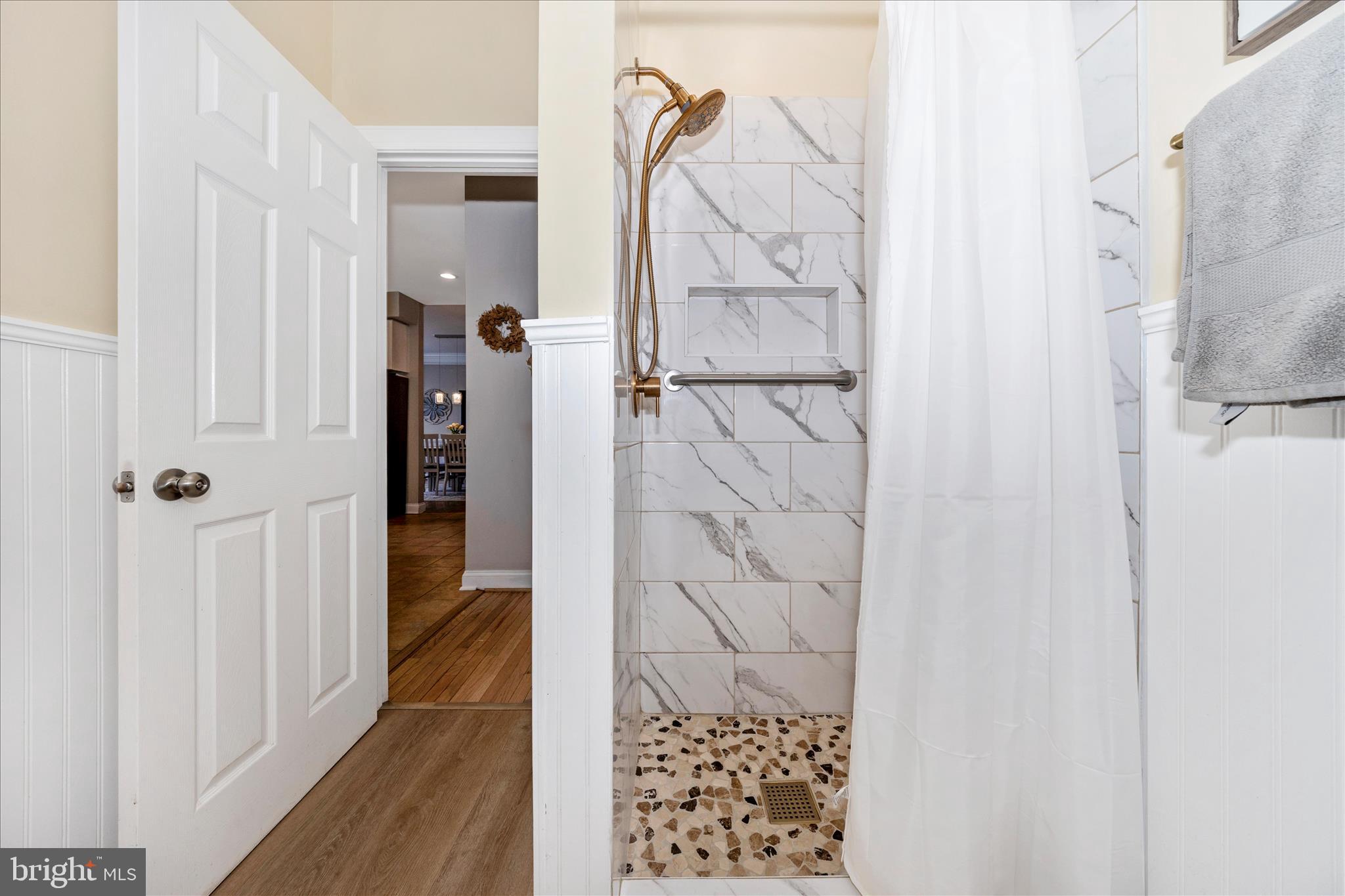 MEADOW BROOK - Residential