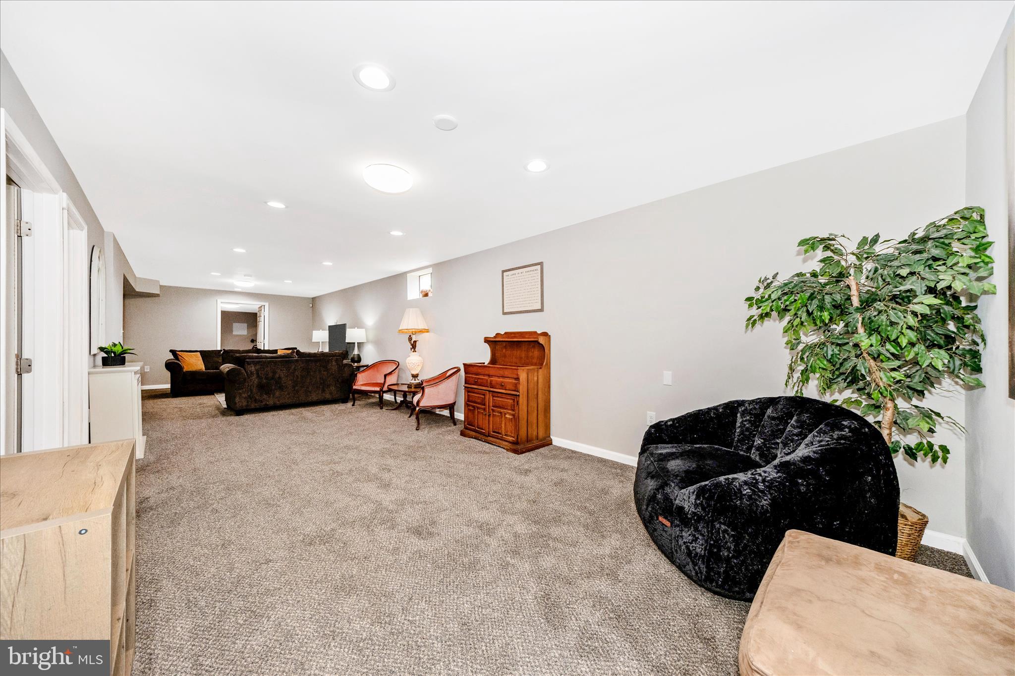 MEADOW BROOK - Residential