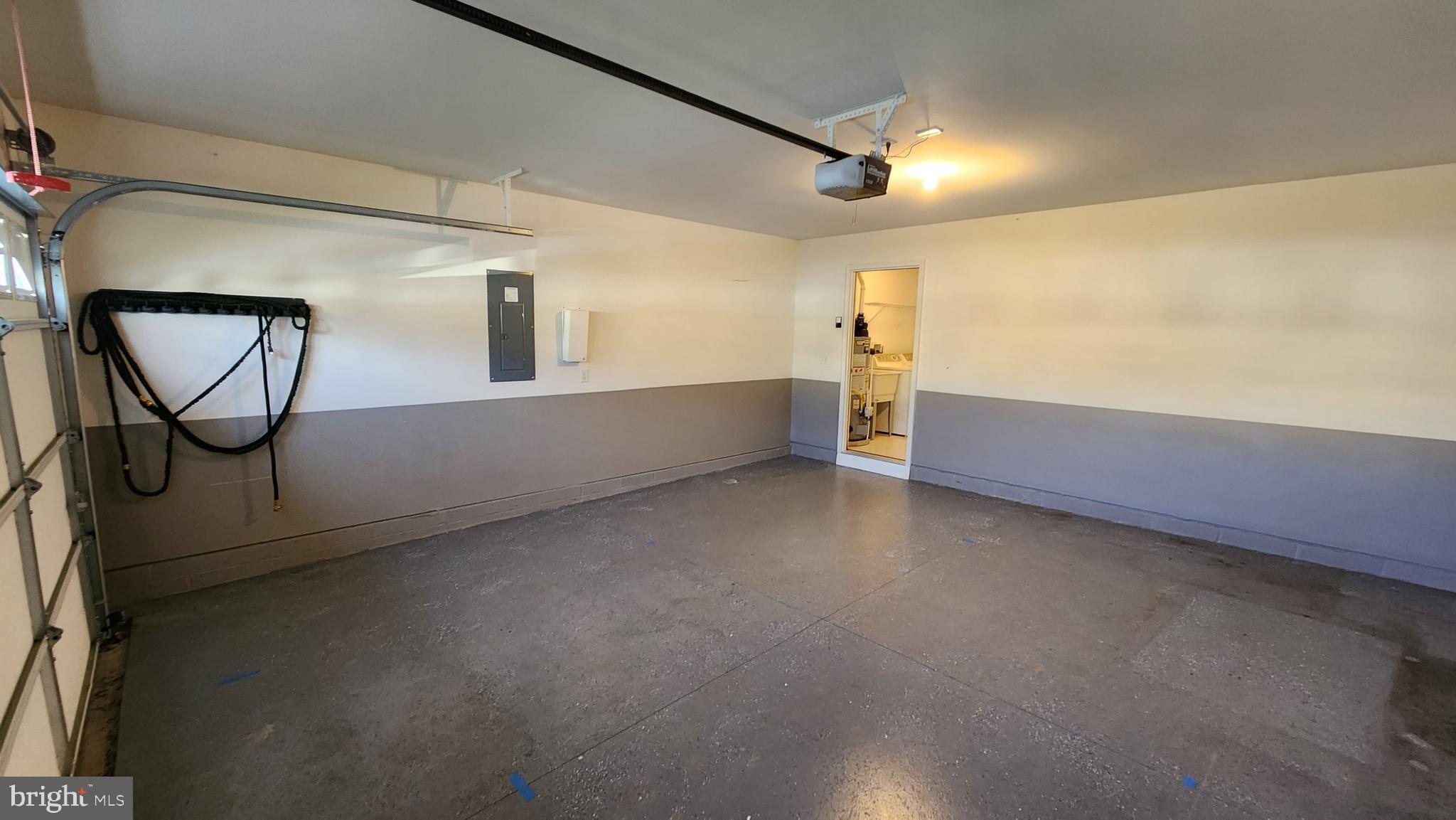 FOUR SEASONS AT ELM TREE - Residential