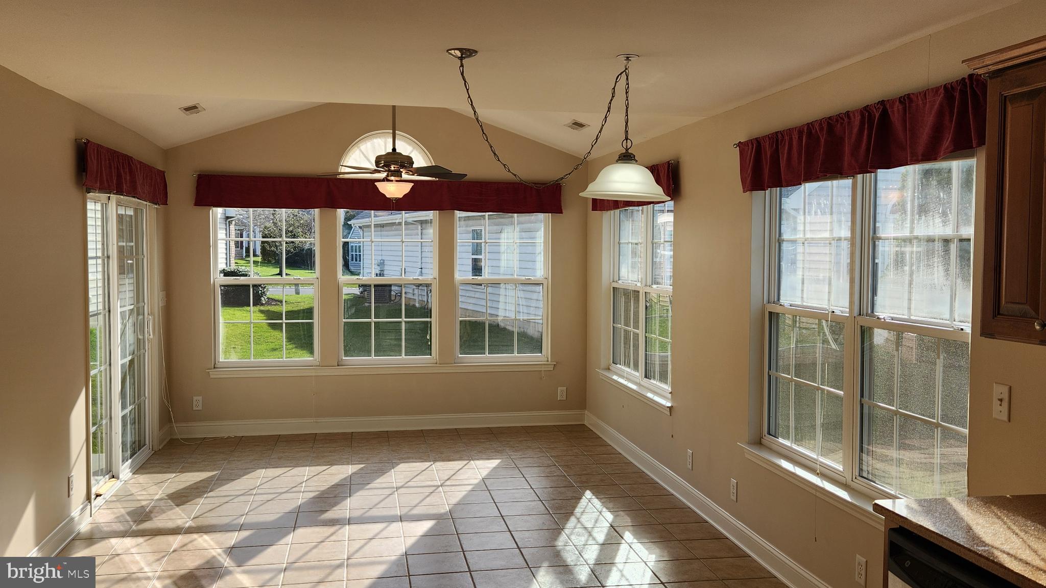 FOUR SEASONS AT ELM TREE - Residential