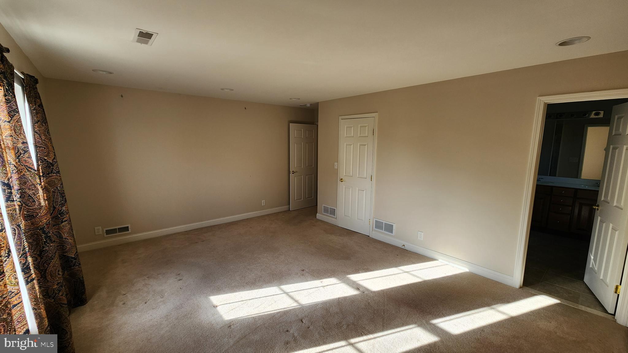 FOUR SEASONS AT ELM TREE - Residential