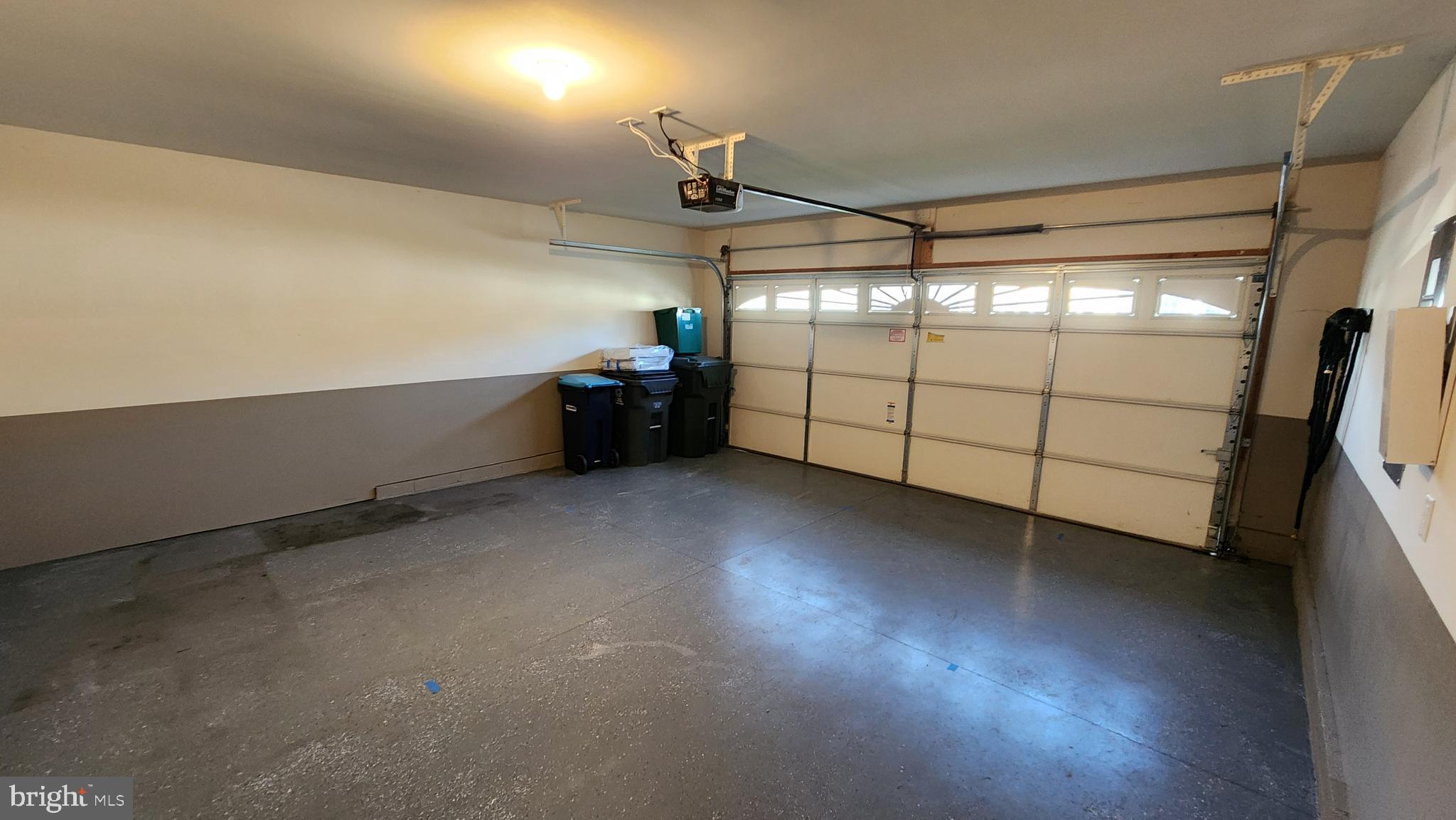 FOUR SEASONS AT ELM TREE - Residential